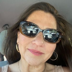 Meet your Posher, Myrna